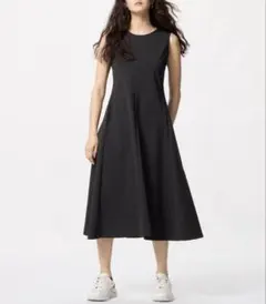 UNIQLO ユニクロ ウルトラストレッチ ノースリーブワンピース ブラック Ｌ