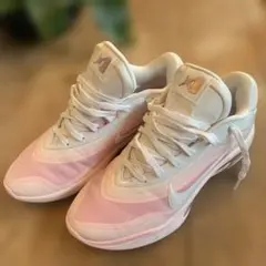 Nike ナイキバスケットボールシューズ ピンク/ホワイト - メルカリ