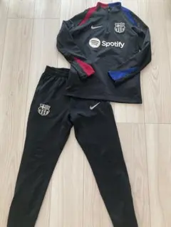 美品 FC Barcelona 24-25トレーニングセットアップ 黒 ジュニア
