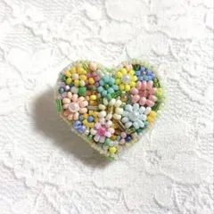 ビーズ刺繍 ブローチ ハート 花柄 ハンドメイド