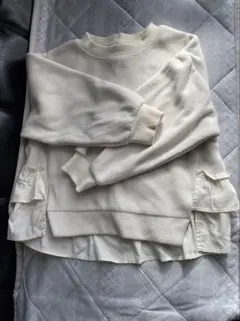 《GU》 フリル付きホワイトトレーナー　110サイズ