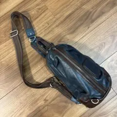 【美品】kiefer neu キーファーノイ レザー 本革製 ボディーバッグ