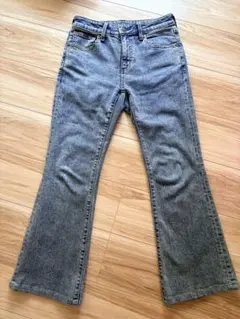 補正済み　GU スリムフレアジーンズ　Sサイズ