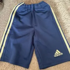 adidas ネイビー ハーフパンツ ストライプ　120センチ