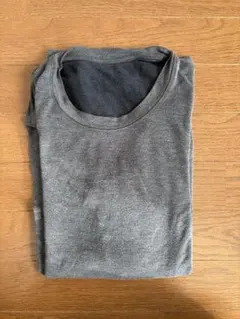 ユニクロ　ヒートテック　グレー 長袖カットソー