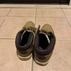 ブラウン キルティング ハイカットスニーカー