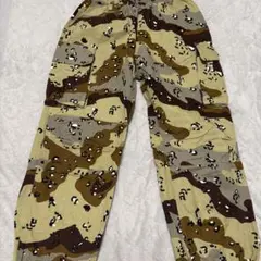 迷彩カーゴパンツ