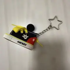 ディズニー　ミッキーマウス　スニーカー　キーホルダー　星