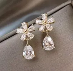 フラワー ピアス ゴールド ドロップ　 雫 上品 高見え 結婚式 韓国 可愛い