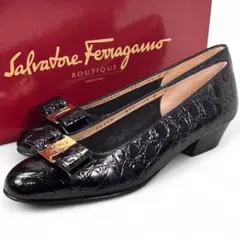 ほぼ新品 サルヴァトーレ フェラガモ 5 1/2B 23 ヴァラ パンプス 黒