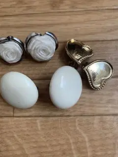 レトロなホワイトとゴールドのイヤリング3ペアセット