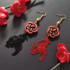 【和風】梅結びと金魚のピアス（イヤリング）和風　浴衣　着物　和装　和ゴスロリ