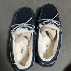 UGG ネイビー モカシン リボン付き
