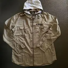 美品！メンズ長袖フード付き前ボタンシャツ