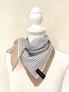【新品】BURBERRY ロゴ入り 大判　モノグラム　希少