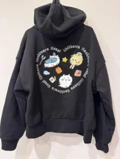 【新品】ちいかわ キッズ ジップアップ パーカー バックプリント 黒色 120