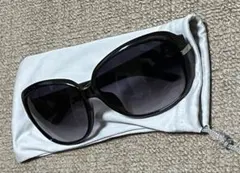Dior ブラックサングラス