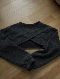 【美品】クロップドトップス