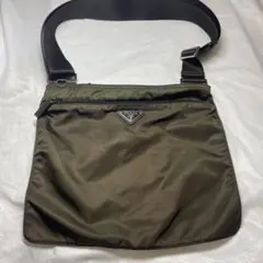 ★美品★プラダ斜め掛けショルダーバックカーキ