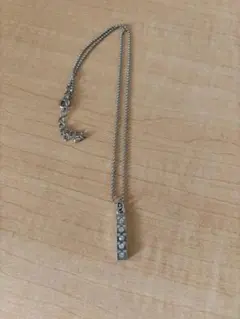シルバー バータイプ ネックレス ストーン付き