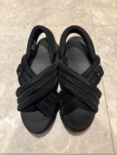 未使用 Clarks Aria Shore クッション サンダル 黒 23.5 - メルカリ