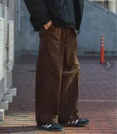 URBANRESEARCH ヘビーツイルストレッチタックワイドパンツ　ブラウンL