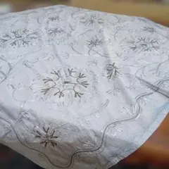 インド刺繍綿テーブルクロスマライカのサムネイル