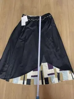 新品 Hunch フレアスカート Mサイズ ブラックのサムネイル