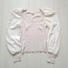 SNIDEL クリーム色 パフスリーブ 長袖トップスのサムネイル