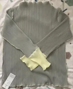プリーツトップス　新品☆
