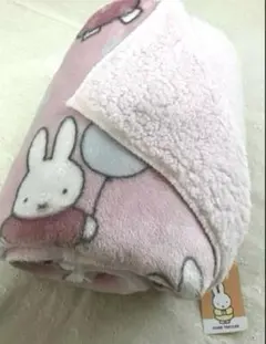 新品＊ミッフィーmiffy 裏ボアブランケット　ひざ掛け　毛布　膝掛け水玉ピンク
