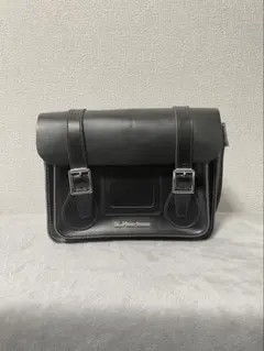 ドクターマーチン 11インチ レザー サッチェル バッグ
