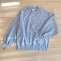 ローリーズファーム　　ボリューム袖　ニット　ライトグレー