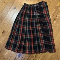 スコットランド　チェック柄プリーツスカート サイドバックル付き