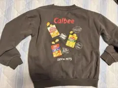 しまむらCalbee 背中プリント 裏起毛トレーナー 濃グレー