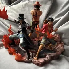 ワンピース　ＤＸフィギュアーＢＲＯＴＨＥＲＨＯＯＤII ルフィ、エース、サボ