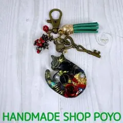 新作♡『眠り猫キーホルダー』オルゴナイト　天然石　お守り