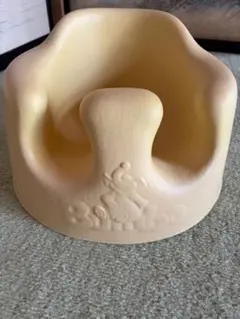Bumbo ベビーチェア クリーム色