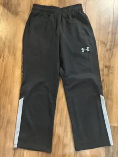 UNDER ARMOUR 黒ジャージ 100cm~