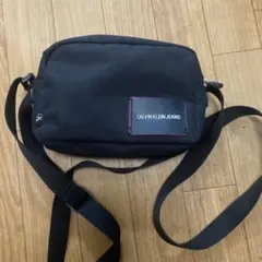 CALVIN KLEIN JEANS ブラックショルダーバッグ