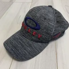 OAKLEY キャップ グレー 刺繍ロゴのサムネイル