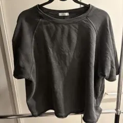 a.v.v ロゴプリント 半袖Tシャツ チャコールグレーのサムネイル