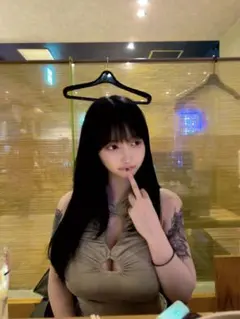 ベージュ ノースリーブ ワンピース ギャザー入り