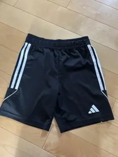 adidas アディダス　半ズボン 140サイズ ブラック