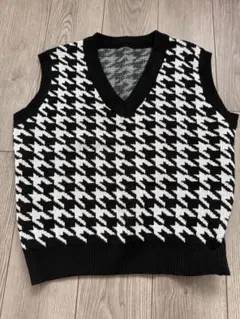 Dazy 黒白ハウンドトゥースニットベスト S