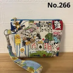 感謝価格　SALE 猫柄　ストラップ付き12cmファスナーポーチ　パッチワーク