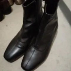 ブラックレザースリムフィットブーツ