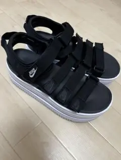 NIKE スポーツサンダル 23cm ブラック 厚底のサムネイル