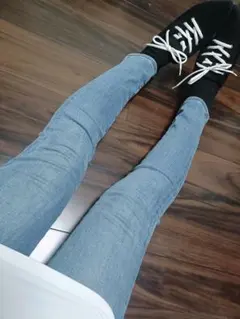 UNIQLO ライトブルースキニーデニム 56cm