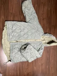 ライトグレー キルティングジャケット フード付き